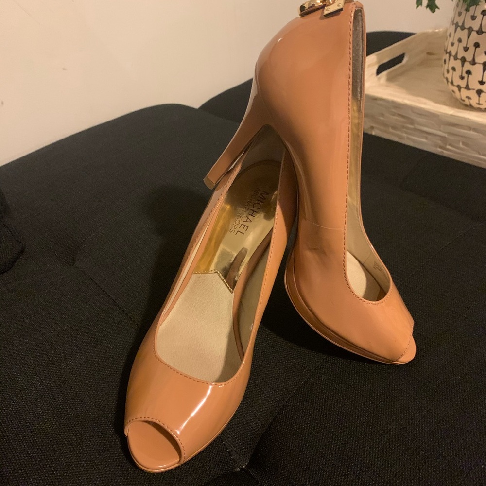Michael Kors patent leather beautiful shoes